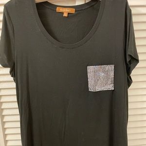 Ellen Tracy T-Shirt w/ sequined pocket. Size L